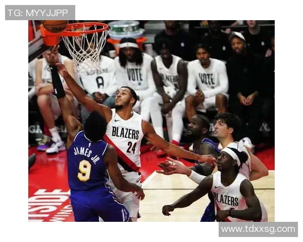 湖人对决开拓者精彩回顾2020年12月26日激战再现篮球魅力