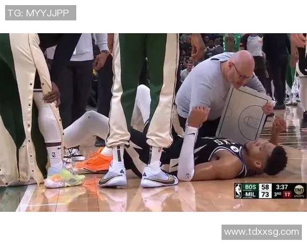 字母哥受伤一幕:无对立拉伤右小腿提早退赛 医学专家称免遭跟腱撕裂 字母哥受伤一幕:无对立拉伤右小腿提早退赛 医学专家称免遭跟腱撕裂